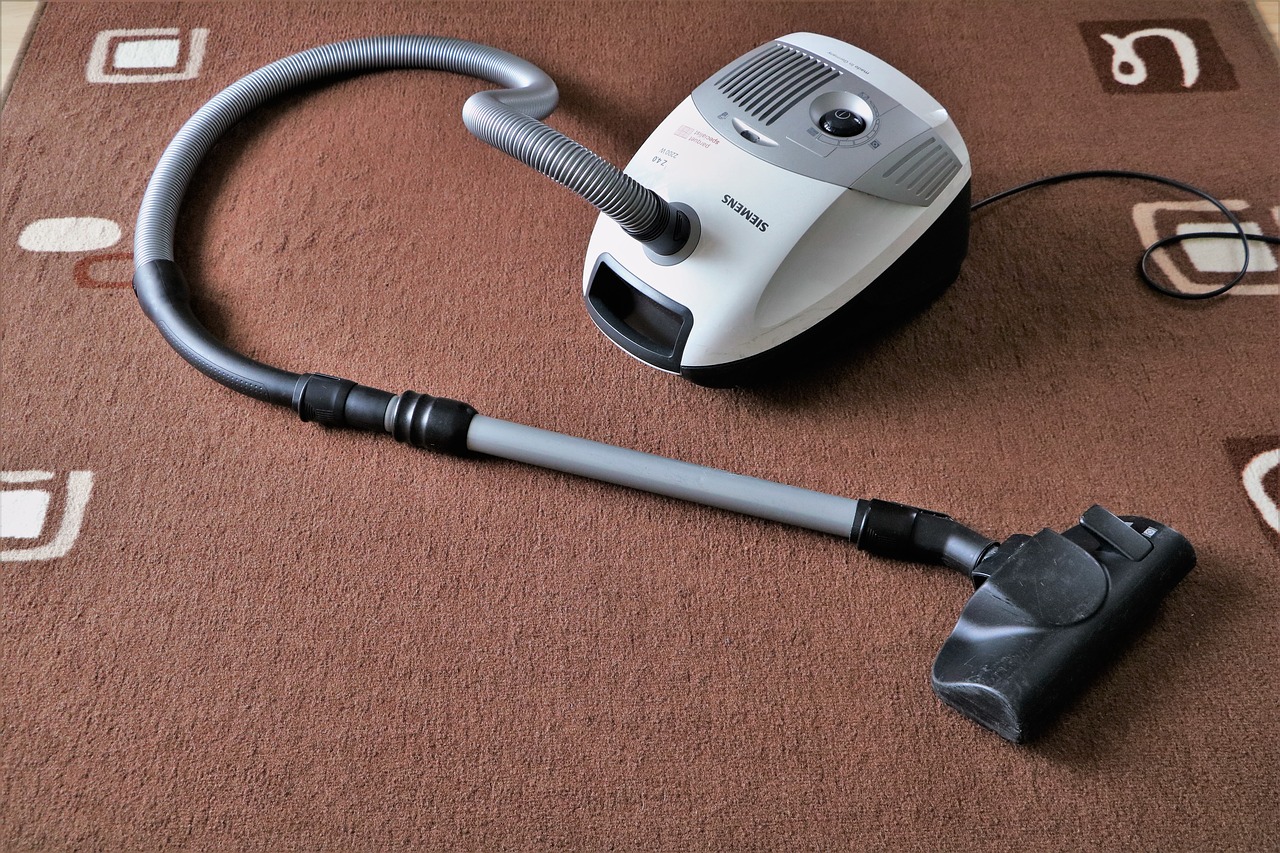 vacuum_cleaner_1605068_1280.jpg