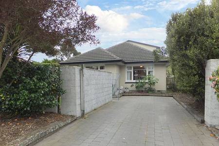 Buy 1/23 Frederick St | $470 weekly in NZ. 1/23 Frederick St | $470 time period - void truly bright and warm   	  trade name new bath  	  Peacefully placed   	  Heatpump and ins 